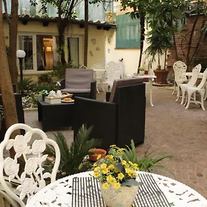 Domus Dea 3*, Roma Italia